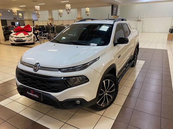 FIAT TORO 2.0 16V TURBO DIESEL ULTRA 4WD AT9 FIAT TORO 2.0 16V TURBO DIESEL ULTRA 4WD AT9